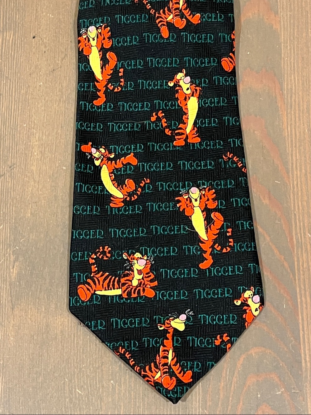 Vintage Disney Tigger Tie Winnie the Pooh Novelty Print Polyester